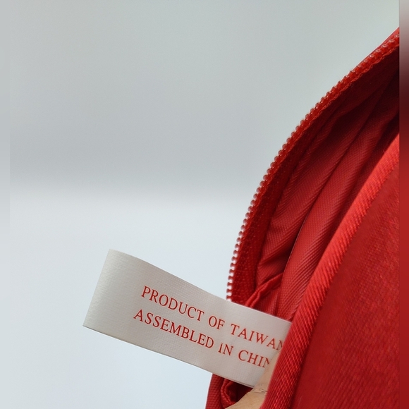 Vintage Red Dior Gift Set Vanity Makeup Bag Diorella Soap Limited Edition Card - Picture 9 of 13